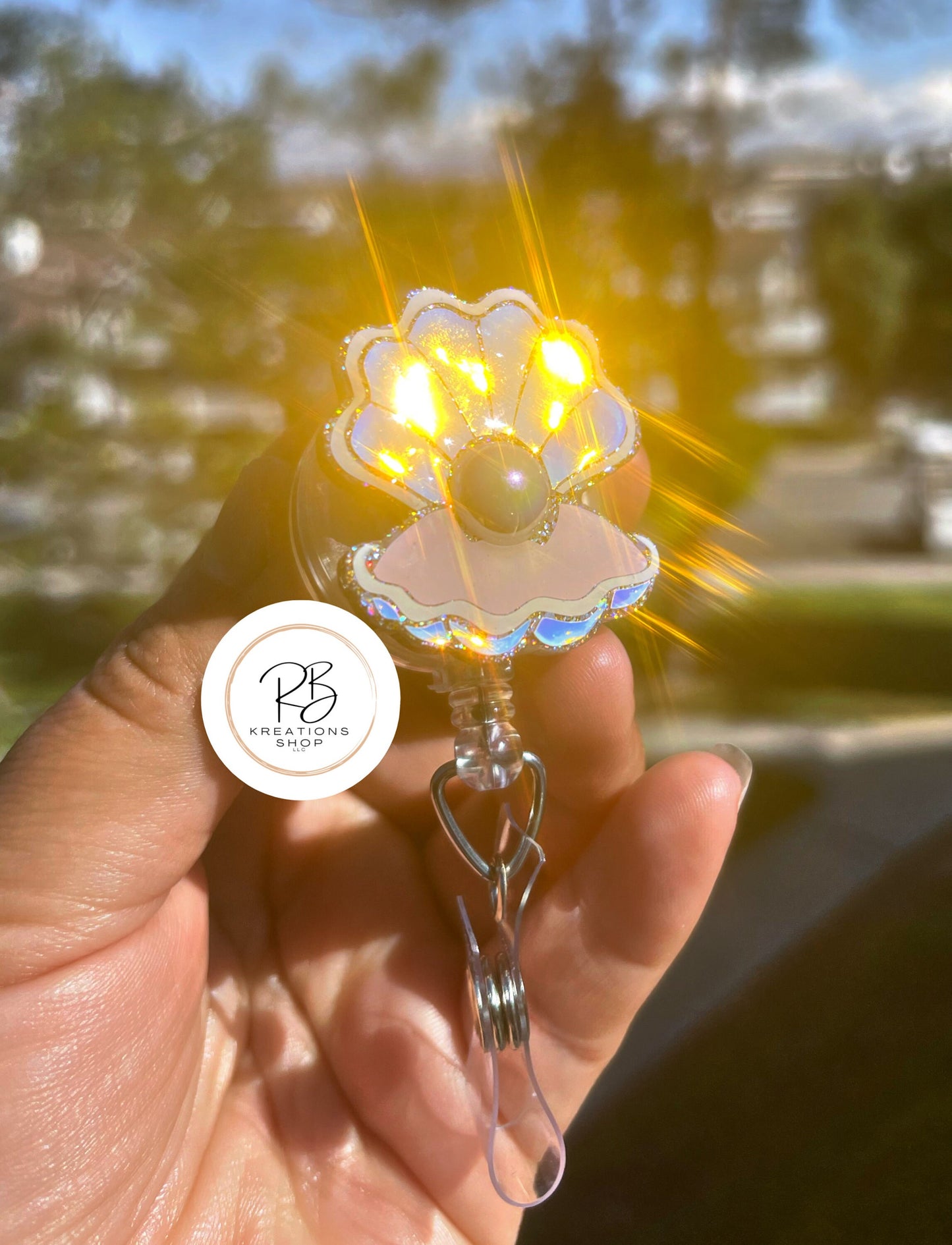 Oyster with pearl badge reel | Seashell Badge Reel | Cute Badge Holder | Retractable | Name tag | Interchangeable | Clam clip